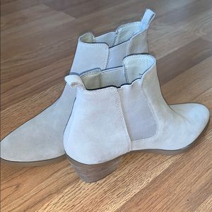 Marc Fisher JAYLI Beige Suede Ankle Boot